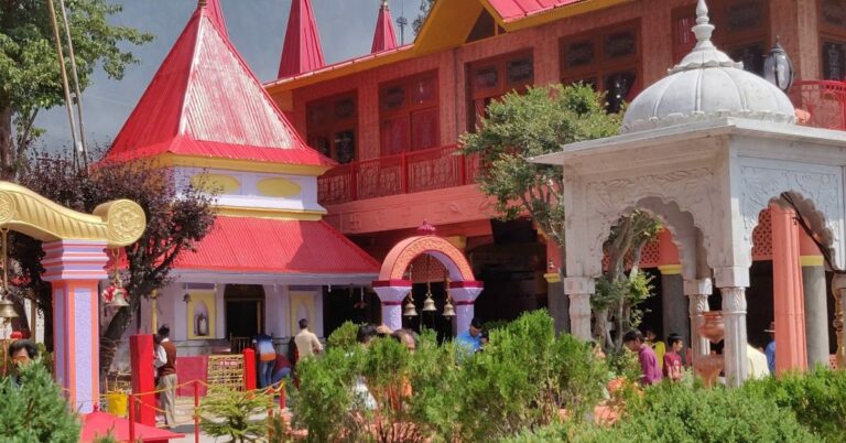 नैना देवी मंदिर : नैनीताल
